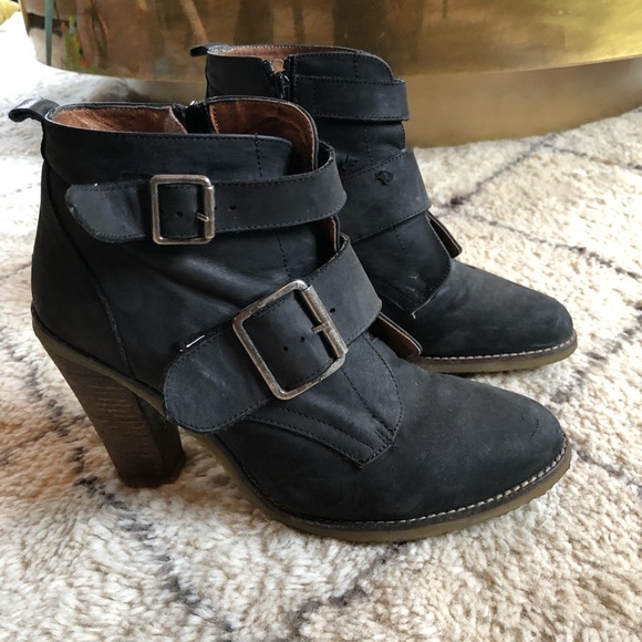 Kurt Geiger Shoes - Kurt Geiger black buckle booties